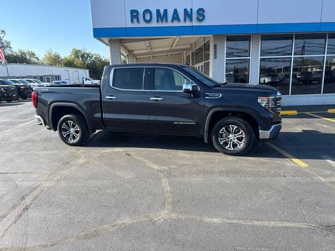Used 2025 GMC Sierra 1500 SLT AWD/4WD image 2