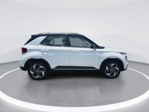 New 2026 Hyundai Venue SEL FWD image 9