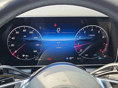 Used 2025 Mercedes-Benz GLC 300 4MATIC image 22