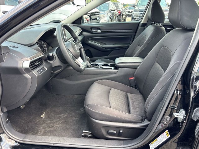 Used 2024 Nissan Altima 2.5 SV FWD image 30