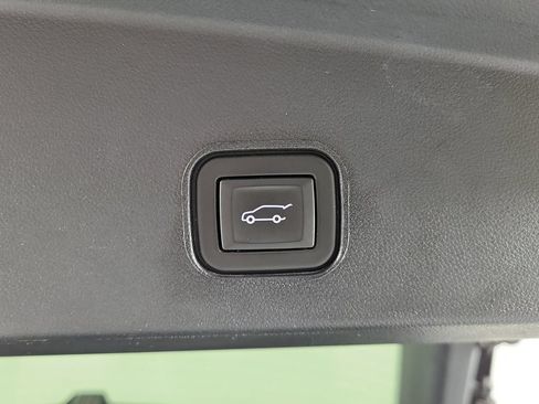 Used 2024 Cadillac Lyriq Luxury RWD image 9