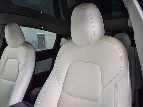 Used 2021 Tesla Model Y Performance image 22