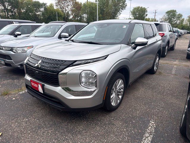 Used 2022 Mitsubishi Outlander ES FWD image 4