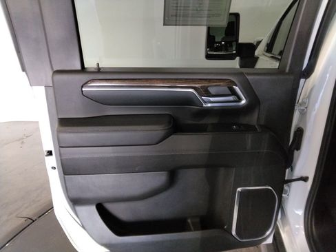 Used 2024 GMC Sierra 2500 SLE image 29