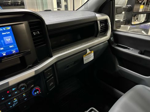 New 2026 Ford F250 XL w/ XL Chrome Package RWD image 31