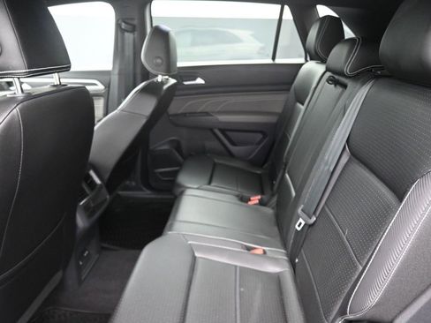 Used 2023 Volkswagen Atlas Cross Sport SEL R-Line AWD/4WD image 9