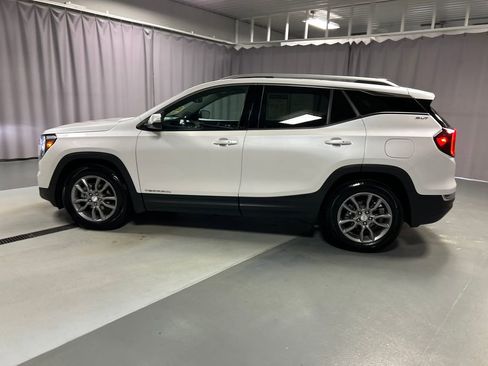 Used 2022 GMC Terrain SLT image 4