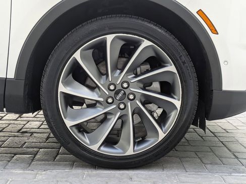 Certified 2023 Lincoln Nautilus Reserve w/ Equipment Group 201A image 12