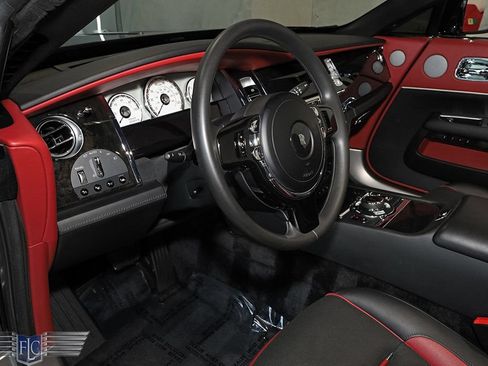 Used 2017 Rolls-Royce Dawn RWD image 24