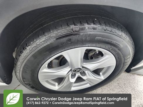 Used 2023 Toyota Highlander LE image 35