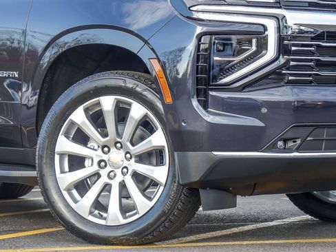 New 2026 Chevrolet Suburban Premier image 4