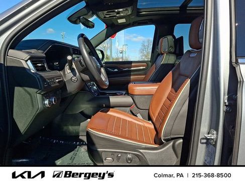 Used 2024 GMC Yukon XL Denali Ultimate AWD/4WD image 18