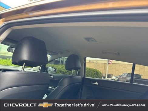 Used 2017 Kia Sportage EX image 11