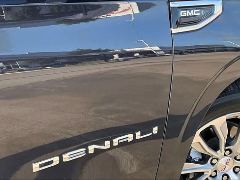 Used 2023 GMC Yukon Denali w/ Denali Reserve Package AWD/4WD image 10