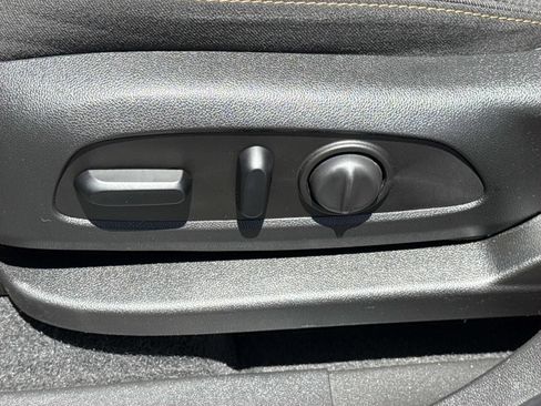 Used 2020 Chevrolet Equinox LT AWD/4WD image 22