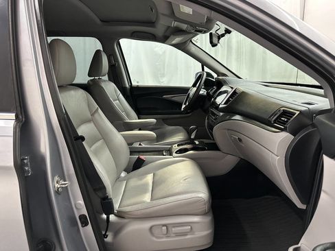 Used 2019 Honda Ridgeline RTL-T image 11