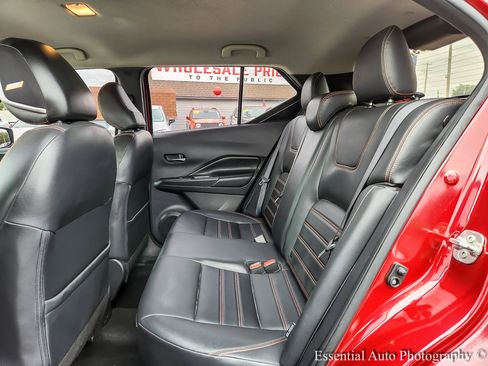 Used 2020 Nissan Kicks SR w/ SR Premium Package FWD image 11