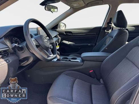 Used 2025 Nissan Altima 2.5 S FWD image 17