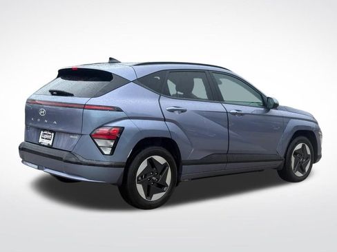 Used 2024 Hyundai Kona SEL FWD image 3