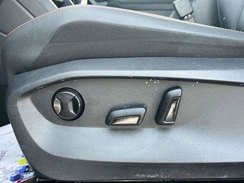 Used 2024 Volkswagen Tiguan Wolfsburg Edition image 21