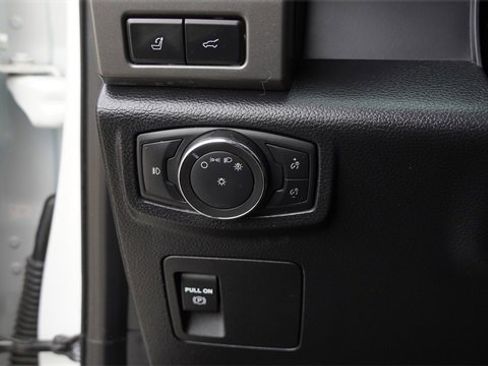 Used 2021 Ford Expedition Max XLT image 24