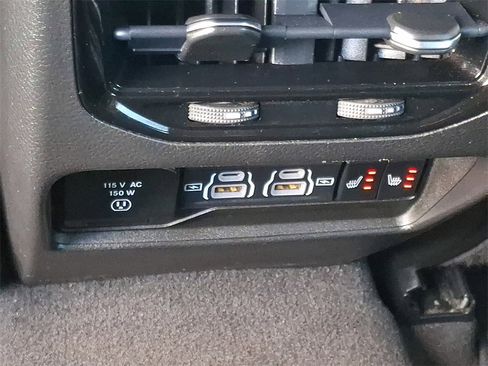 Used 2022 Jeep Grand Cherokee Limited image 11