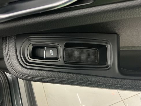 Used 2018 Porsche Macan AWD/4WD image 41