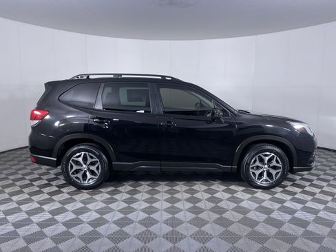 Used 2023 Subaru Forester Premium image 10