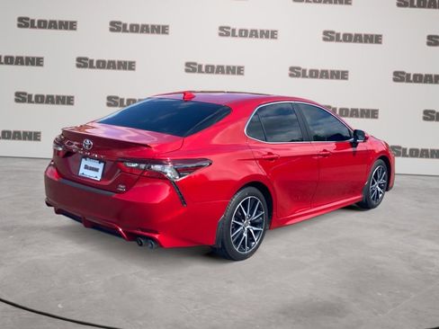 Used 2021 Toyota Camry SE w/ Cold Weather Package AWD/4WD image 5