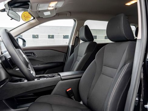 Used 2023 Nissan Rogue S image 19