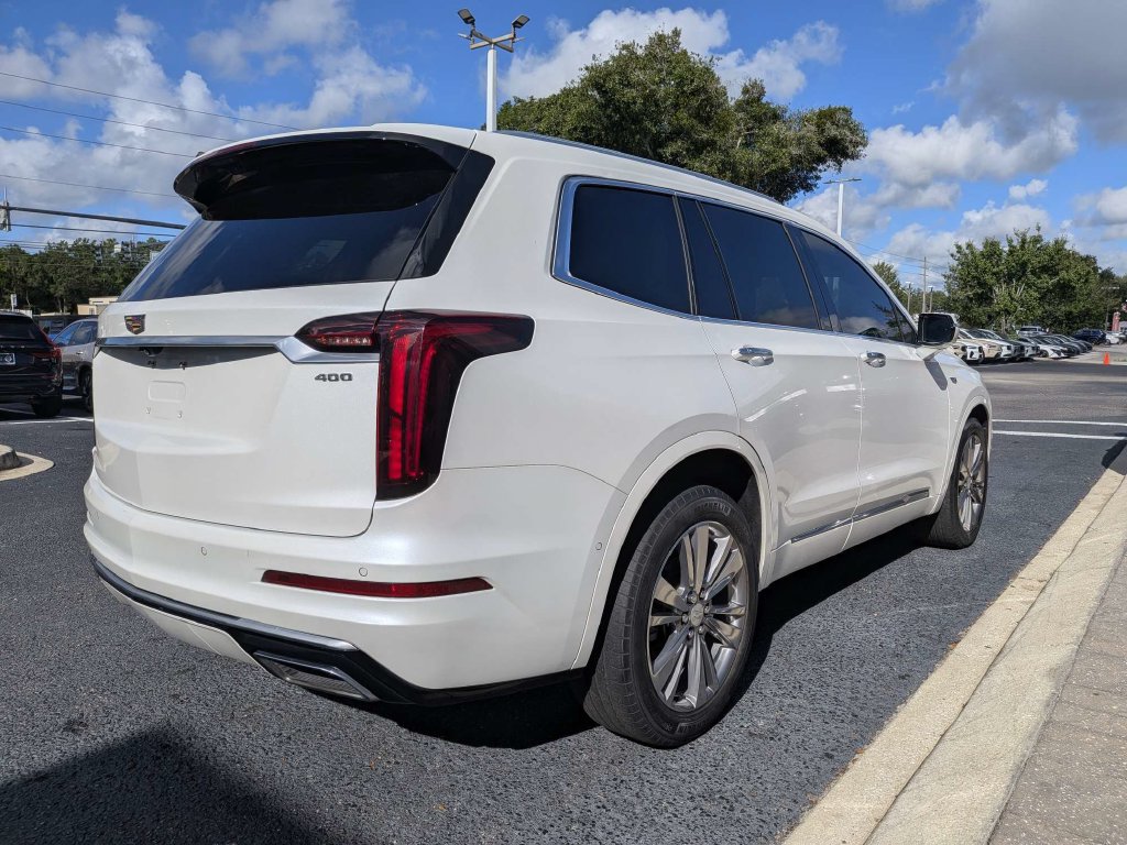 Used 2022 Cadillac XT6 Premium Luxury w/ Technology Package FWD image 6