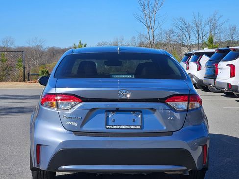 Used 2022 Toyota Corolla LE image 6