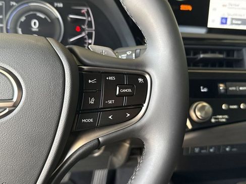 Certified 2025 Lexus ES 300h w/ Premium Package image 27