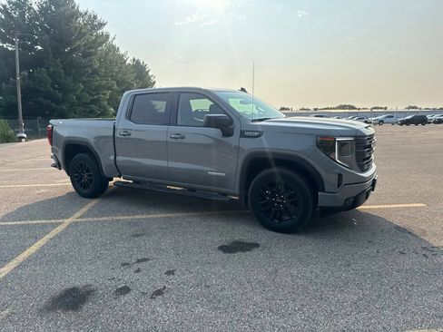 Used 2024 GMC Sierra 1500 Elevation AWD/4WD image 13