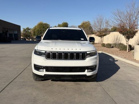 Certified 2025 Jeep Wagoneer L Base image 5