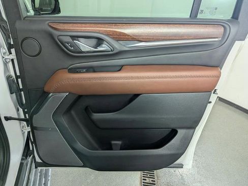 Used 2023 GMC Yukon XL Denali Ultimate image 20