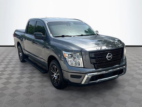 Used 2022 Nissan Titan SV RWD image 4