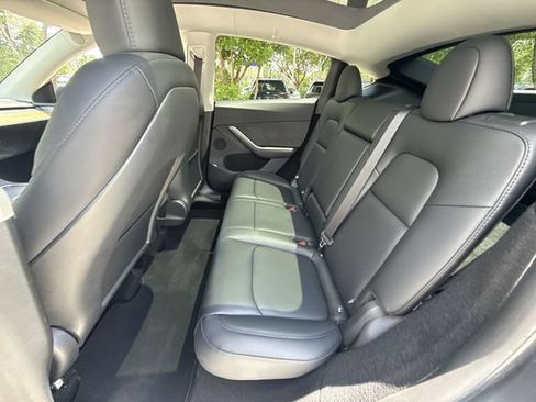 Used 2025 Tesla Model Y Long Range RWD image 23