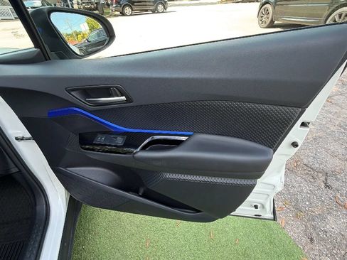 Used 2020 Toyota C-HR XLE FWD image 22