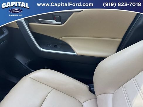 Used 2025 Toyota RAV4 XLE Premium FWD image 29