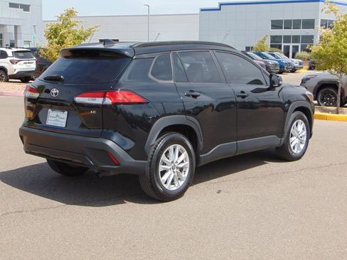 Used 2023 Toyota Corolla Cross LE FWD image 4
