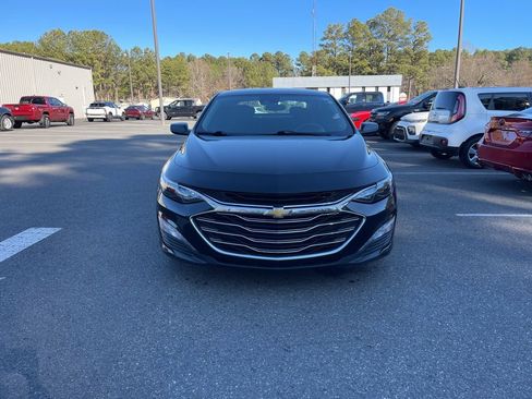Used 2024 Chevrolet Malibu LT image 3