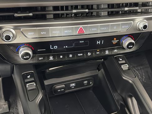 Certified 2023 Kia Telluride S w/ S Sunroof Package image 25