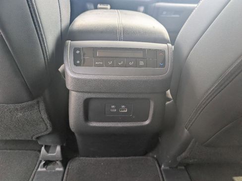 Used 2025 Nissan Pathfinder SL AWD/4WD image 19