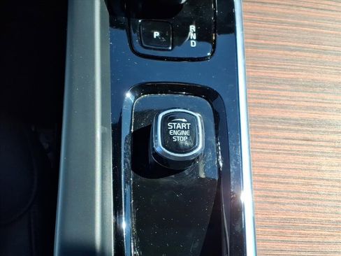 Certified 2025 Volvo V60 B5 Cross Country Plus image 25