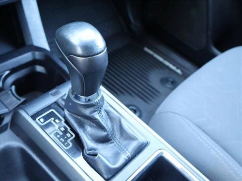 Used 2019 Toyota Tacoma TRD Off-Road AWD/4WD image 15