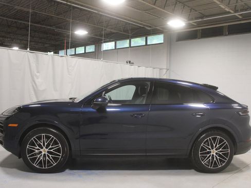 Used 2024 Porsche Cayenne Coupe AWD/4WD image 18