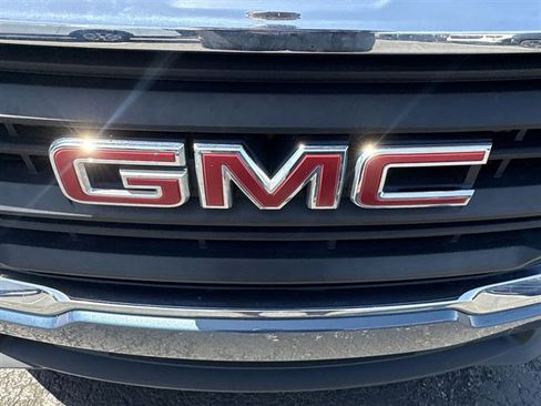 Certified 2024 GMC Terrain SLE w/ Driver Convenience Package FWD image 29
