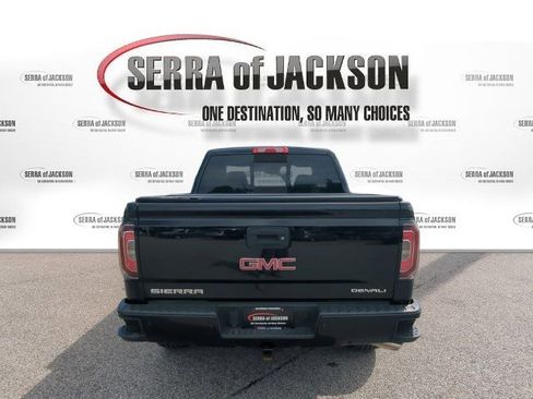 Used 2018 GMC Sierra 1500 Denali w/ Denali Ultimate Package AWD/4WD image 7