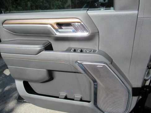 Used 2024 Chevrolet Silverado 2500 High Country w/ High Country Premium Package AWD/4WD image 21